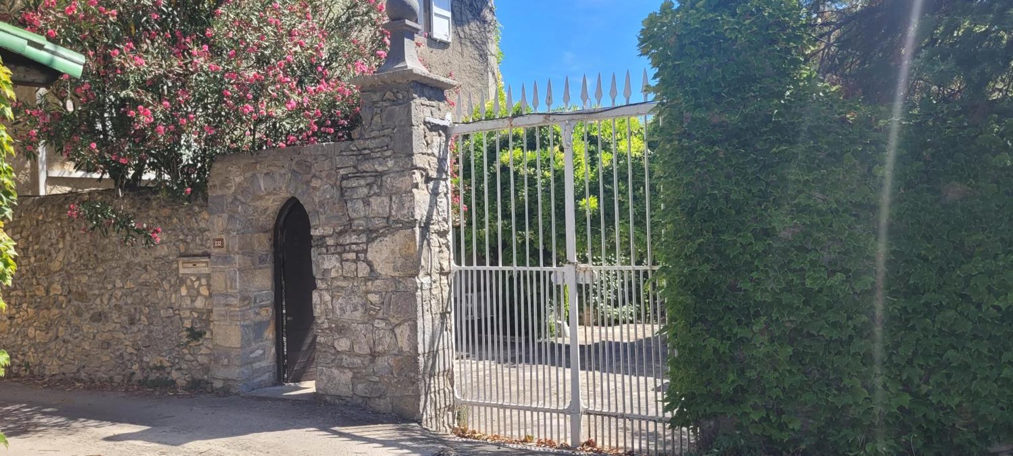 Le Domaine Du Soulier -Gite Et Chambres D'Hotes - La Maison Du Gardien Tornac Exterior foto